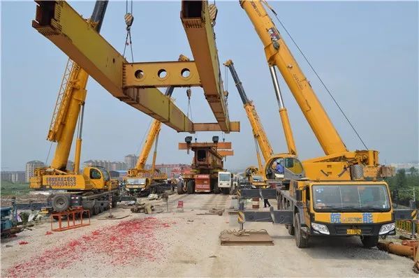 架橋機(jī)吊裝案例